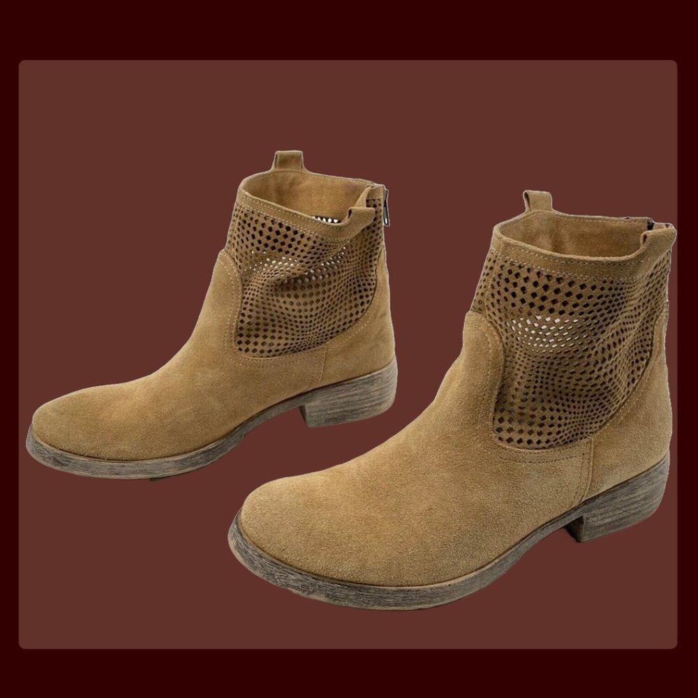SUNDANCE GRETA 4 OPTIC SUEDE ANKLE BOOTS – BRAND NEW!!!